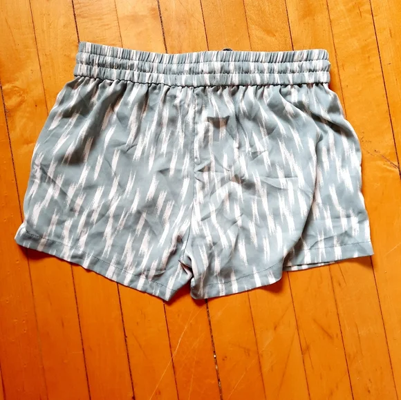 Dynamite shorts - Picture 2 of 2
